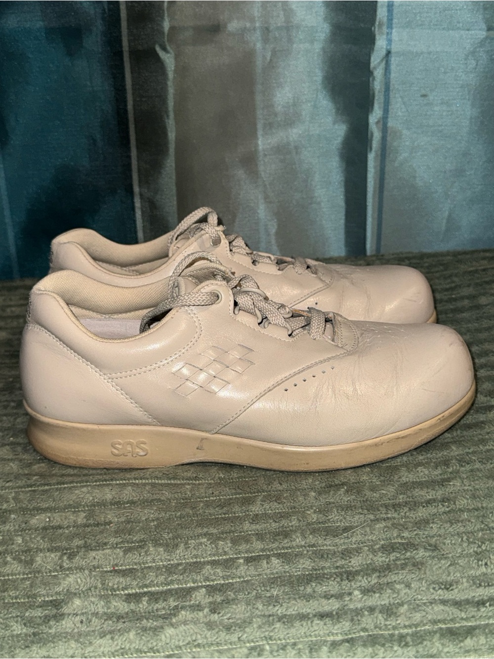 SAS Women’s Lace-Up Sneakers in Light Beige